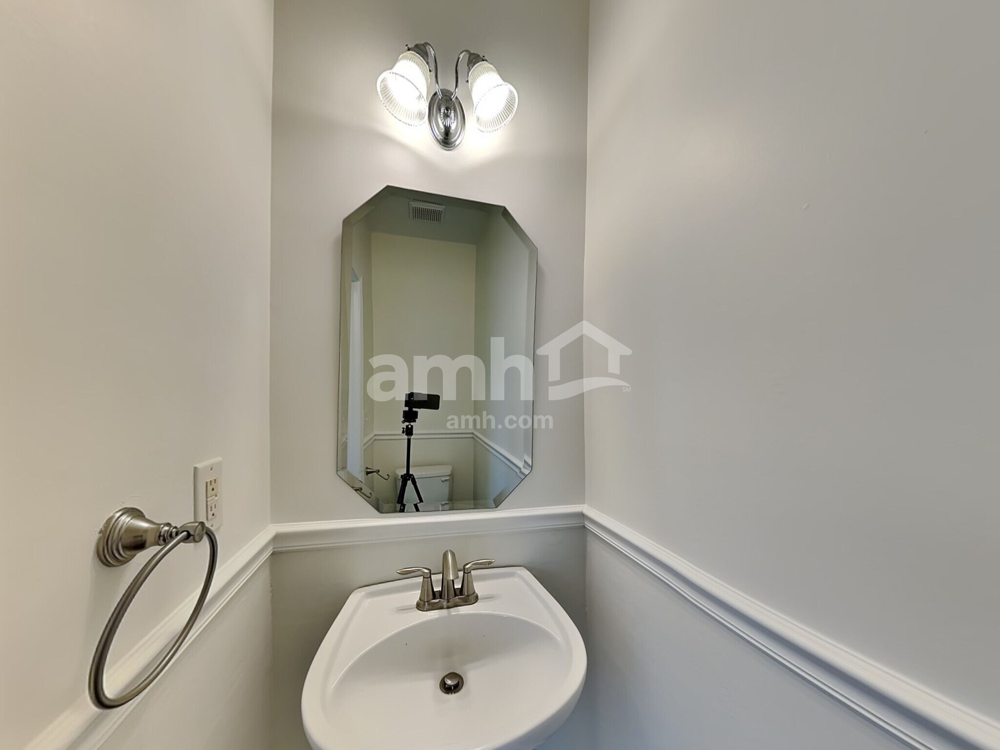 Building Photo - 7534 Sparkleberry Dr