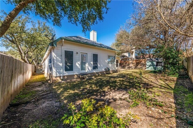 Building Photo - 15831 W Dorman Dr