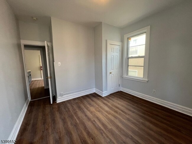 Building Photo - 55 Schley St