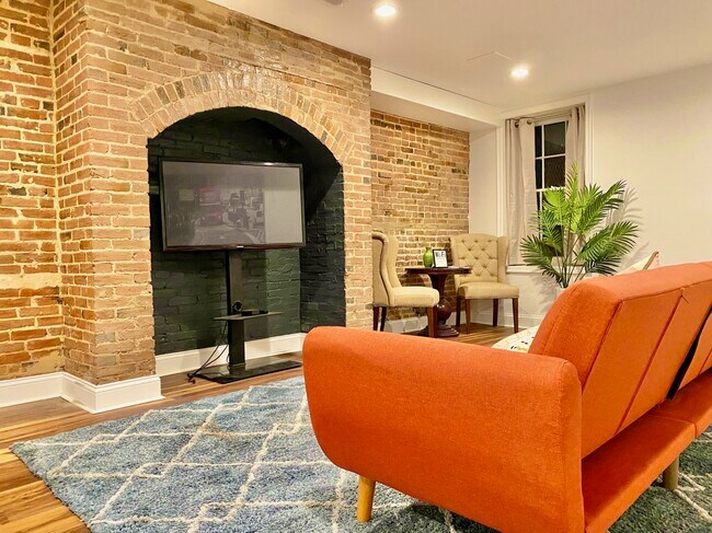 Building Photo - 1608 Park Ave