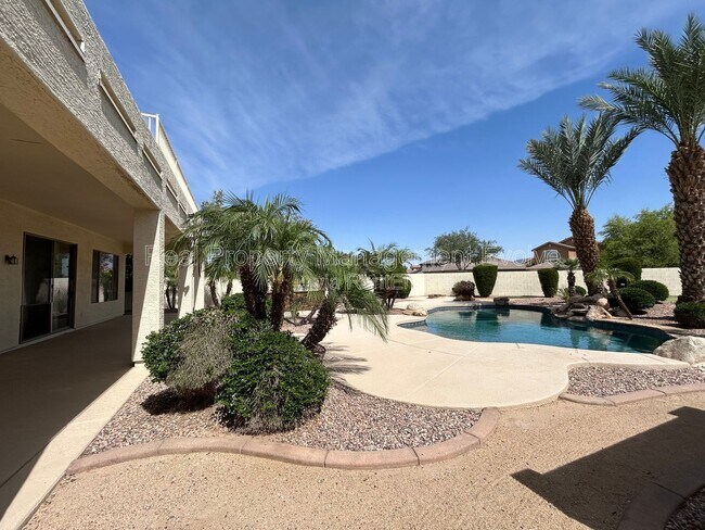 Building Photo - 9707 S 45th Ave