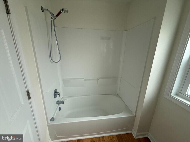 Building Photo - 5375 Mulberry St