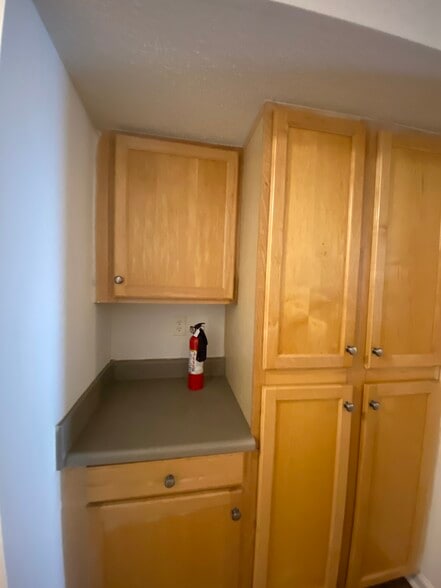 Coffee Nook with Cabinet - 1311 Harts Ridge Dr