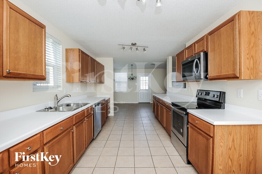 Building Photo - 4004 German Pointer Way