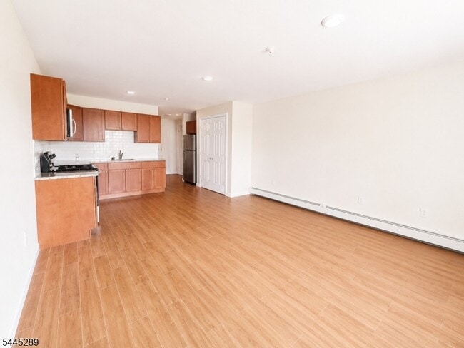 Building Photo - 40-72 Watchung Ave