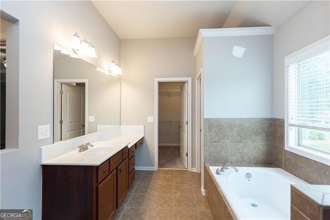 Building Photo - 772 Hawkins Creek Dr