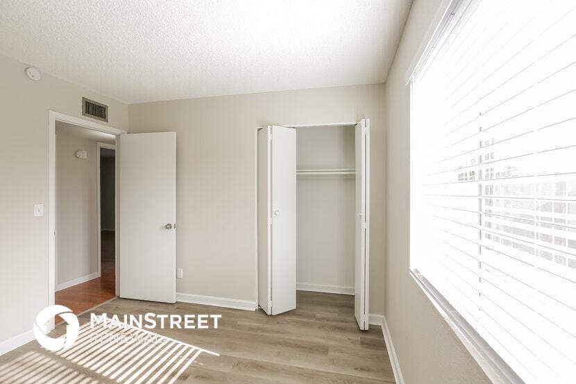 Building Photo - 2807 N 45th Dr