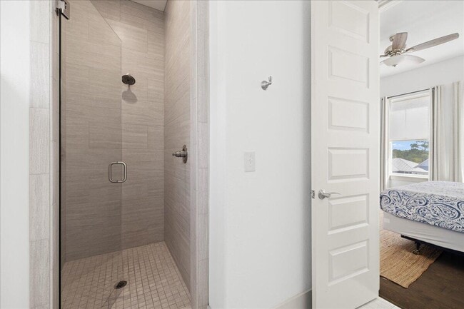 Building Photo - 275 Gulfview Cir