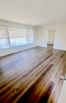 Building Photo - 808 Alandele Ave