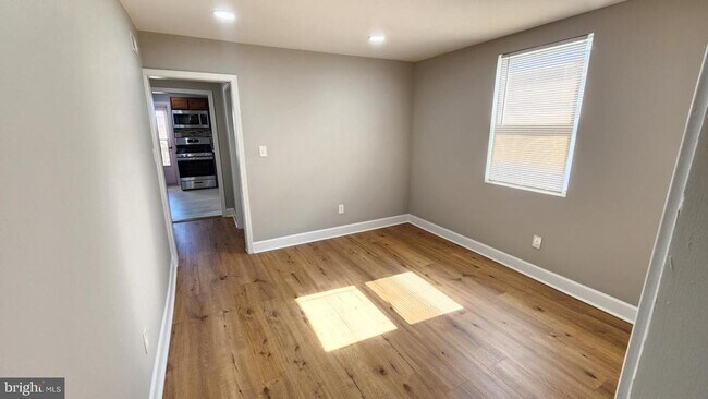 Building Photo - 2527 Kirk Ave