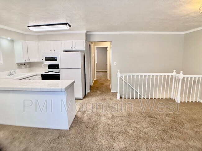 Building Photo - 567 N 200 E