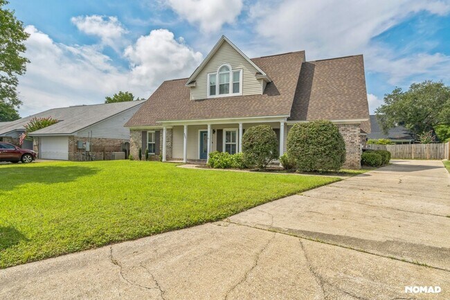 Building Photo - Spacious 4BR House in Pensacola; Pool