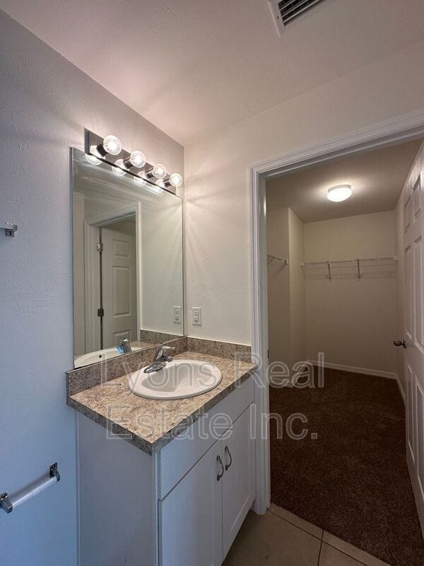 Building Photo - 5521 Gillot Blvd