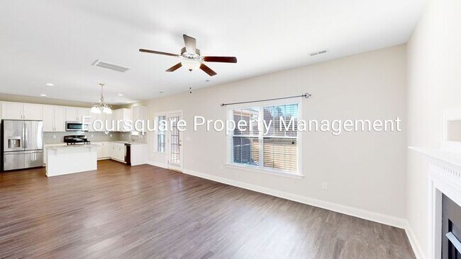 Building Photo - 3-Bed Home with Bonus Room, Home Office , Screened Porch  and Community Pool!