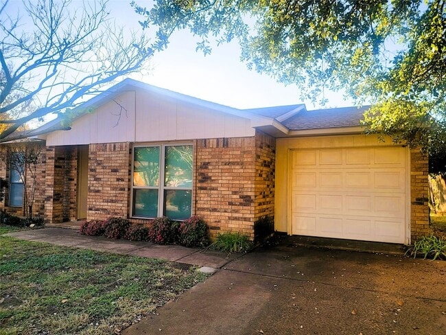 Building Photo - 7724 Val Verde Dr