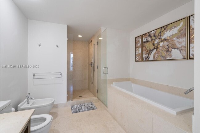 Building Photo - 475 Brickell Ave