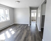 Building Photo - 1066 Mary St