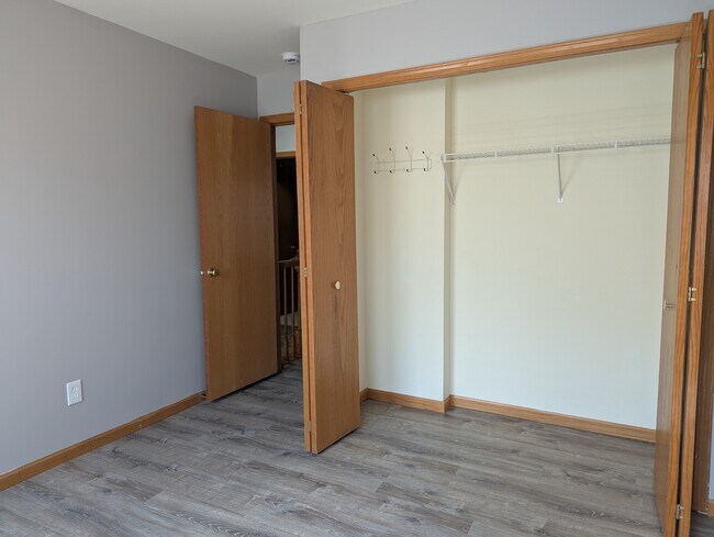Building Photo - 417 Calgary Way