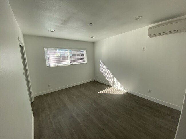 Building Photo - The Arches