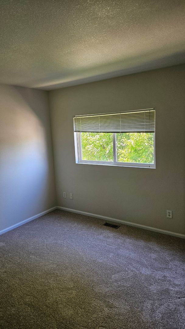 Building Photo - Cute Townhome in Rigdon Farms