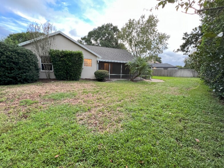 Building Photo - 345 Silver Pine Dr