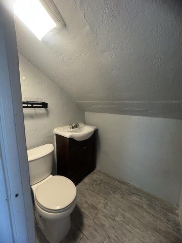 Building Photo - 317 NE 13th Ave