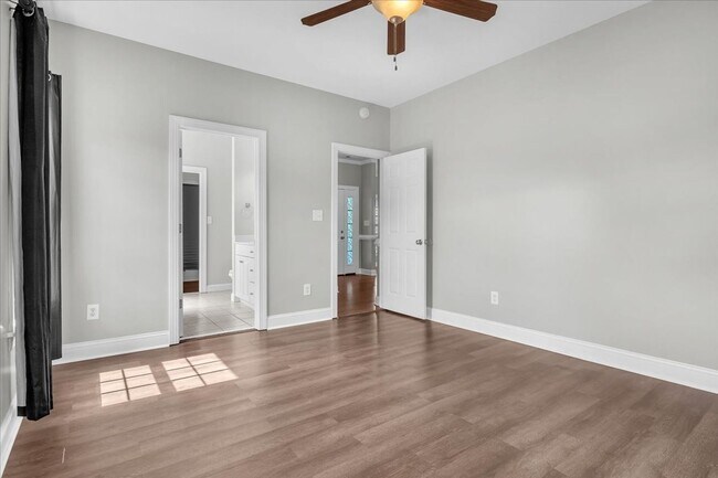 Building Photo - 164 Backfield Pl