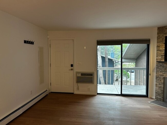 Building Photo - North Boulder Top Floor Condo