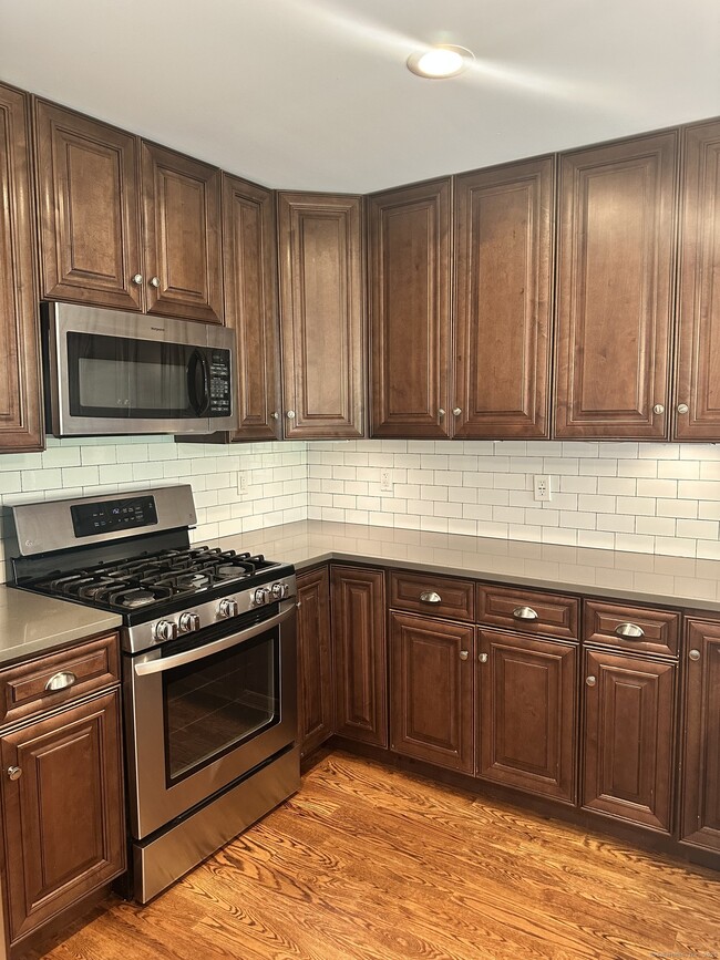 Building Photo - 2A Knollwood Dr