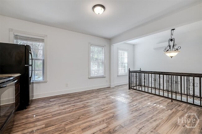 Building Photo - 508 E Liberty