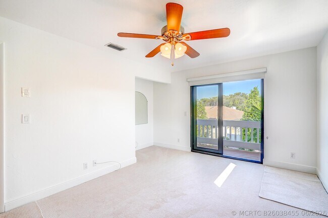 Building Photo - 5730 Vista Linda Ln