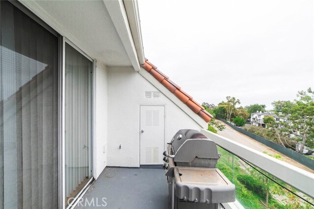 Building Photo - 30 Terra Vista
