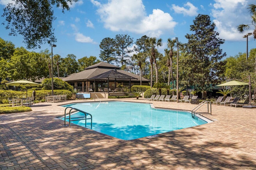 The Laurels - 4455 SW 34th St Gainesville FL 32608 | Apartment Finder