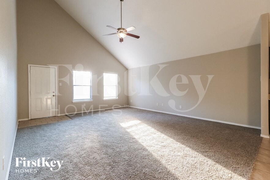 Building Photo - 21699 Horseshoe Dr