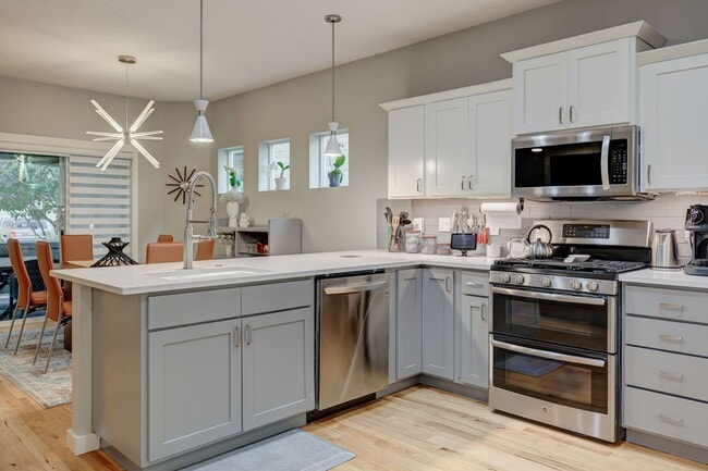 Building Photo - Sophisticated SE Boise Home Close To Downtown Boise