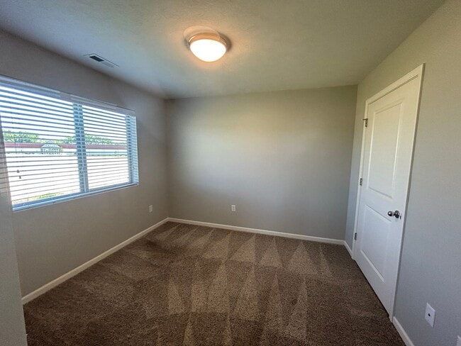 Building Photo - 5974 Pinnacle Pl