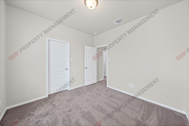 Building Photo - 719 Dunford Dr