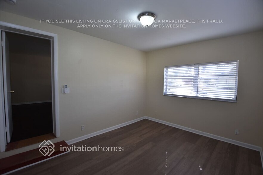 Building Photo - 245 NW 124th St