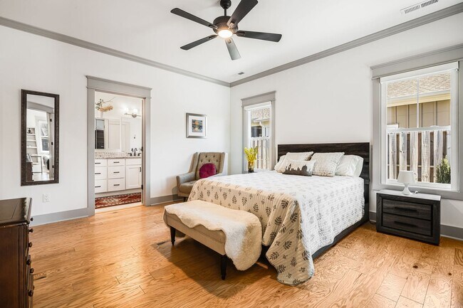 Building Photo - Modern & Fully-Furnished 3-Bedroom Home in Arden with Utilities Included