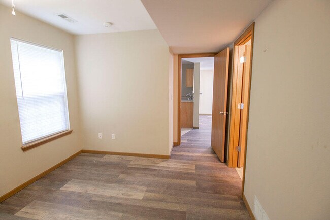 Building Photo - 1503 Greensboro Dr