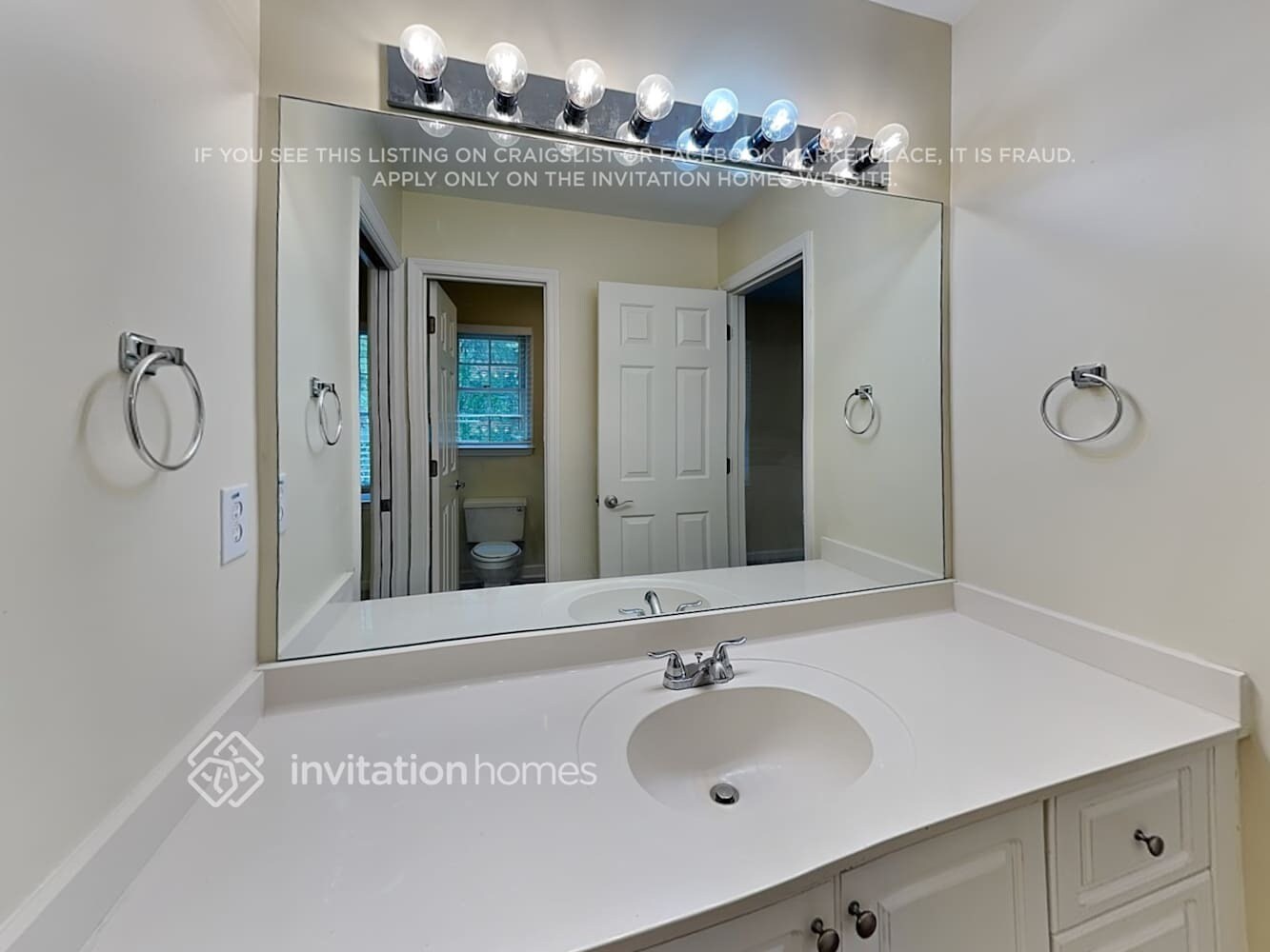 Building Photo - 809 Oak Trail Dr