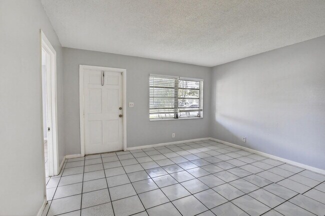 Building Photo - 1490 NW 20th St