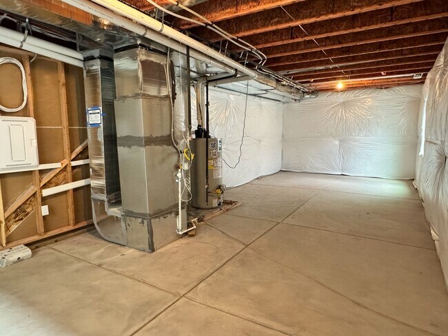 Building Photo - 10848 Hayloft St