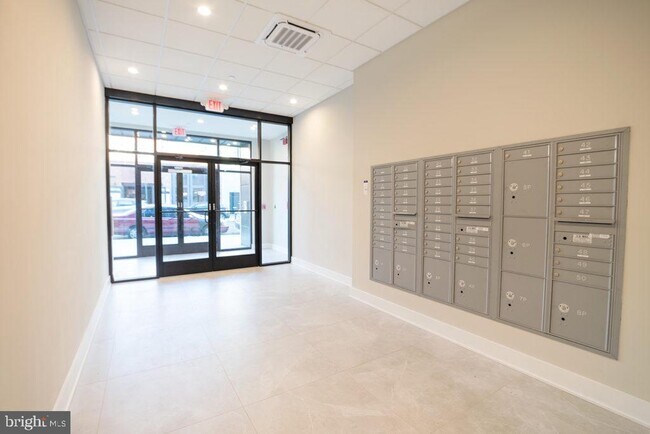 Building Photo - 1324 Frankford Ave