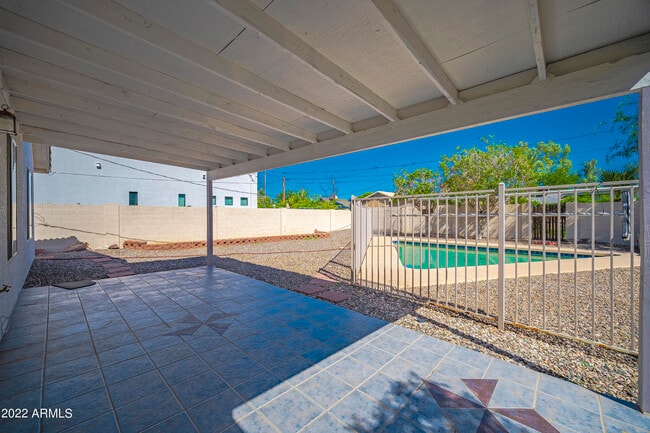 Building Photo - 1414 E Weldon Ave
