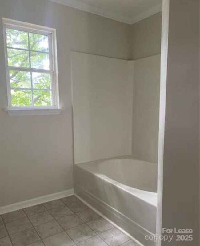 Building Photo - 2212 Genesis Dr