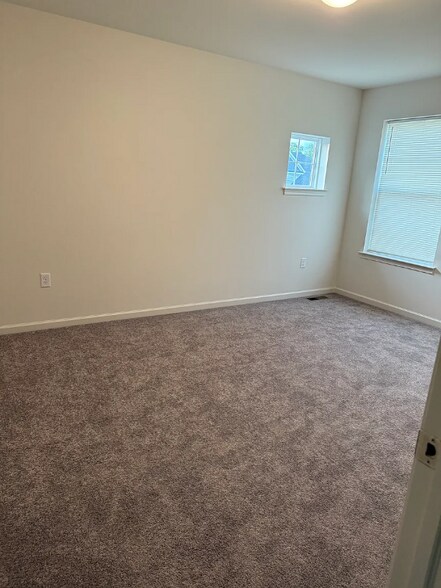 Building Photo - 83 Long Bnd Dr