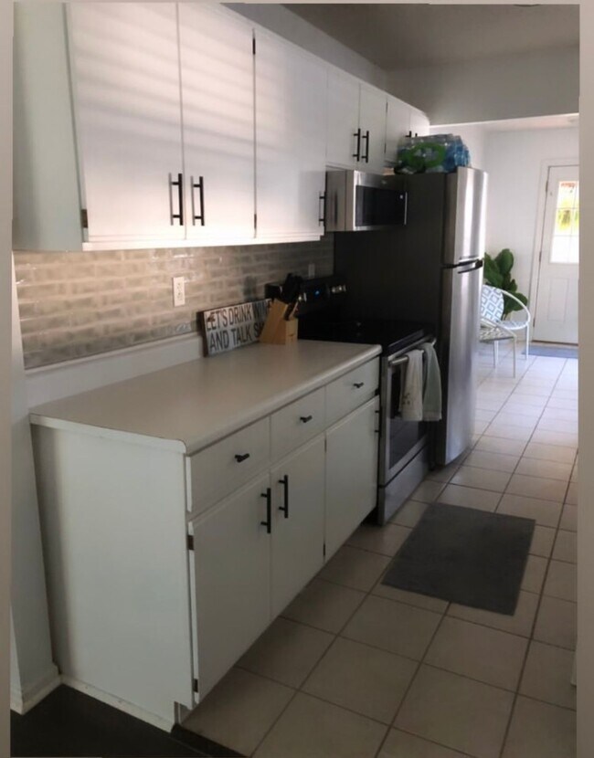 Building Photo - 21 W 78th Ter