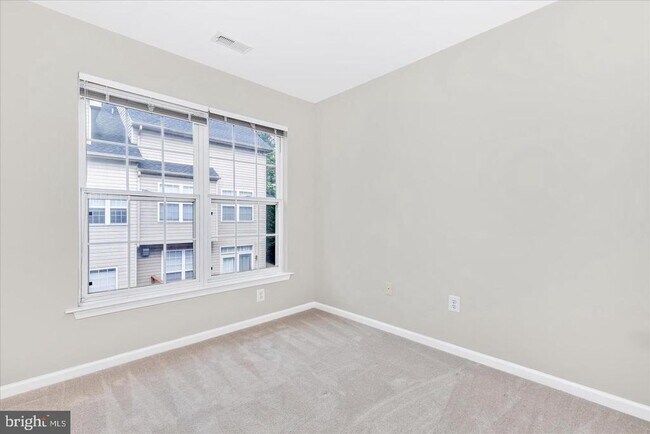 Building Photo - 9621 Athens Pl