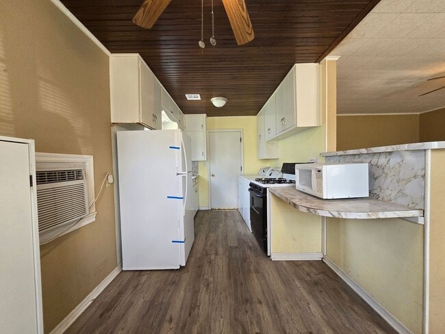 Building Photo - Cute 2 bedroom home near OBU